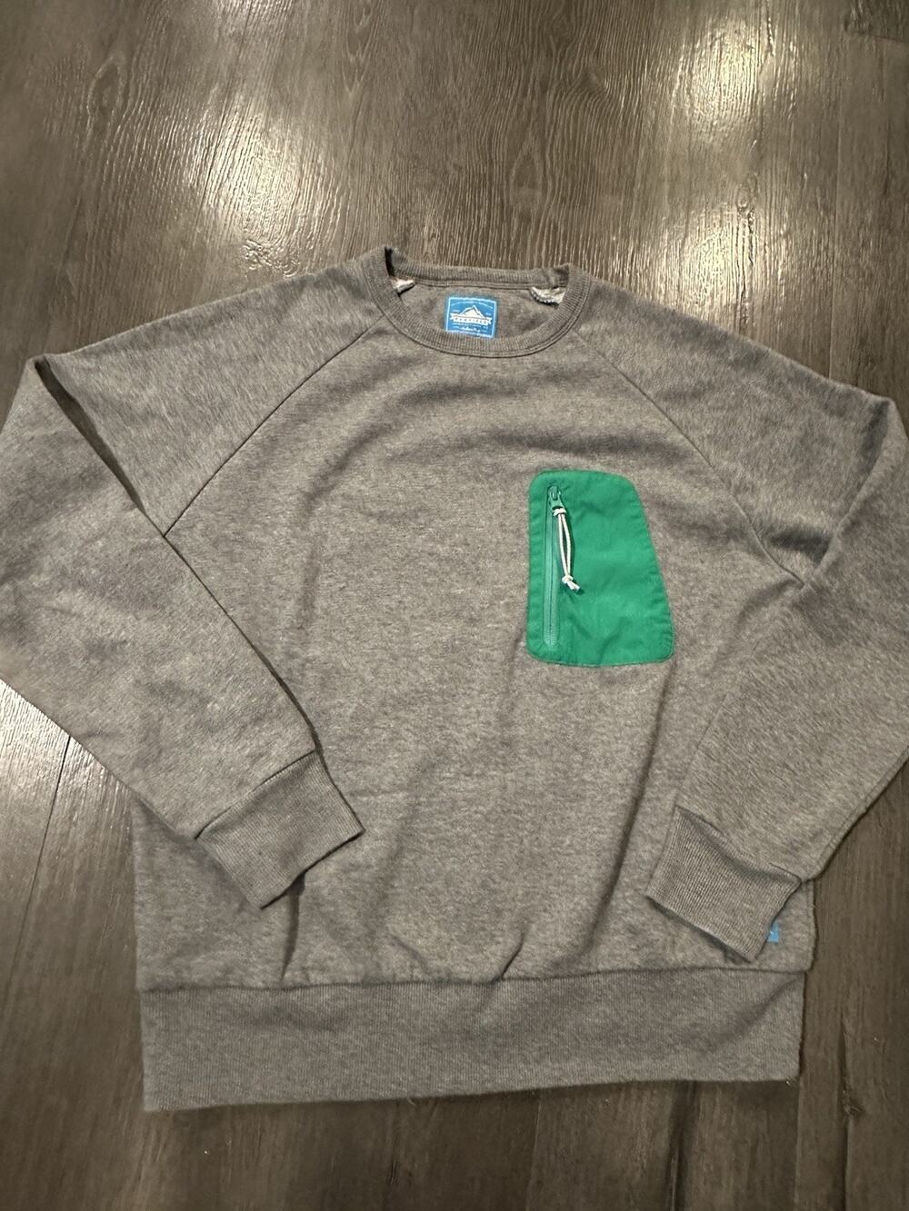Penfield Classic Crew Neck Sweatshirt Size M Gray W/ Green Zipper Accent Men’s